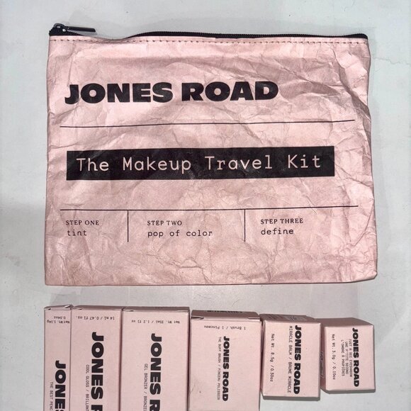 Brand New JONES ROAD The Makeup Travel Kit - Picture 2 of 3